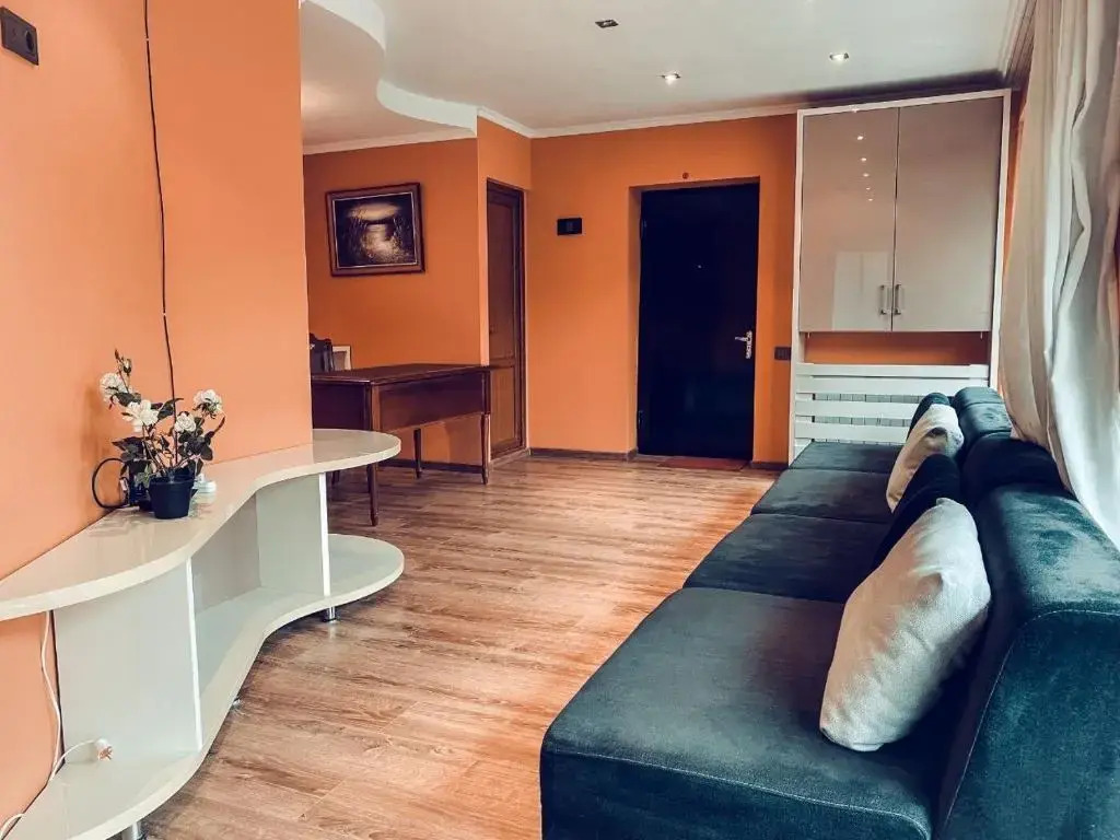 Family_hotel_vardisubani