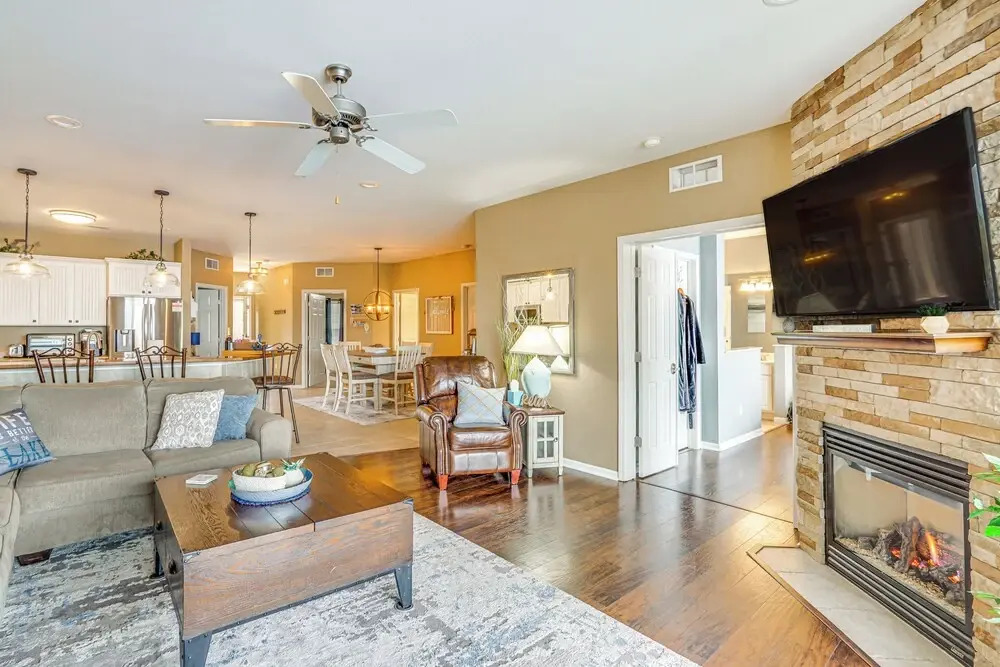Osage Beach Condo Near Hiking & Shopping!
