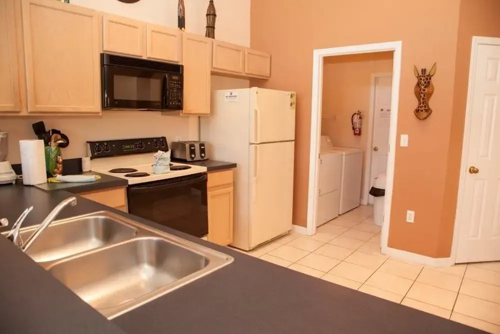 Ly53786 - Rolling Hills Estates - 4 Bed 3 Baths Villa