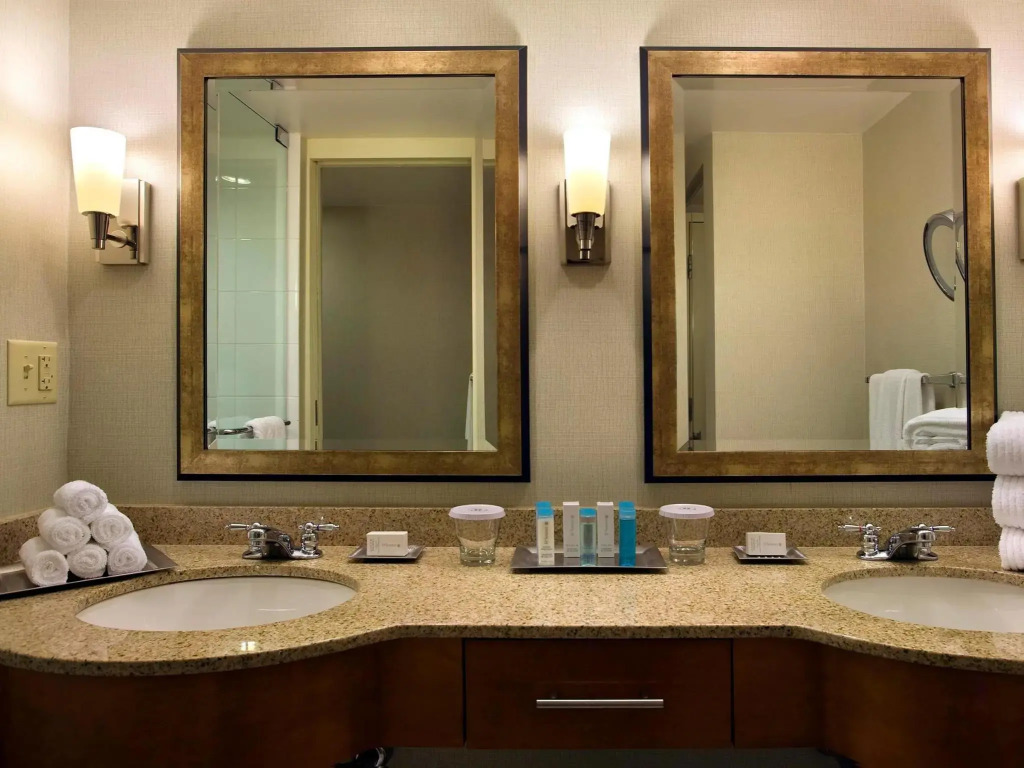 DoubleTree by Hilton Hartford Downtown