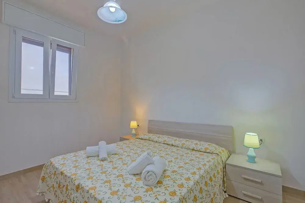 Le Bianche Apt 2 with Garden near The Sea