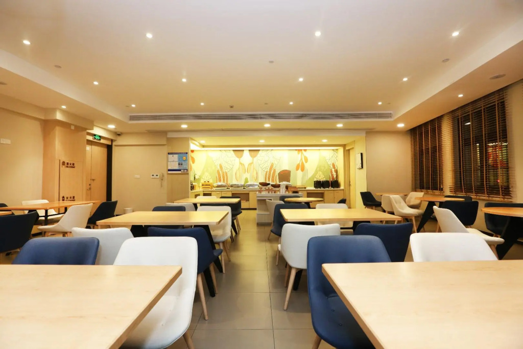 Hanting Hotel Shanghai Guilin Road Subway Station
