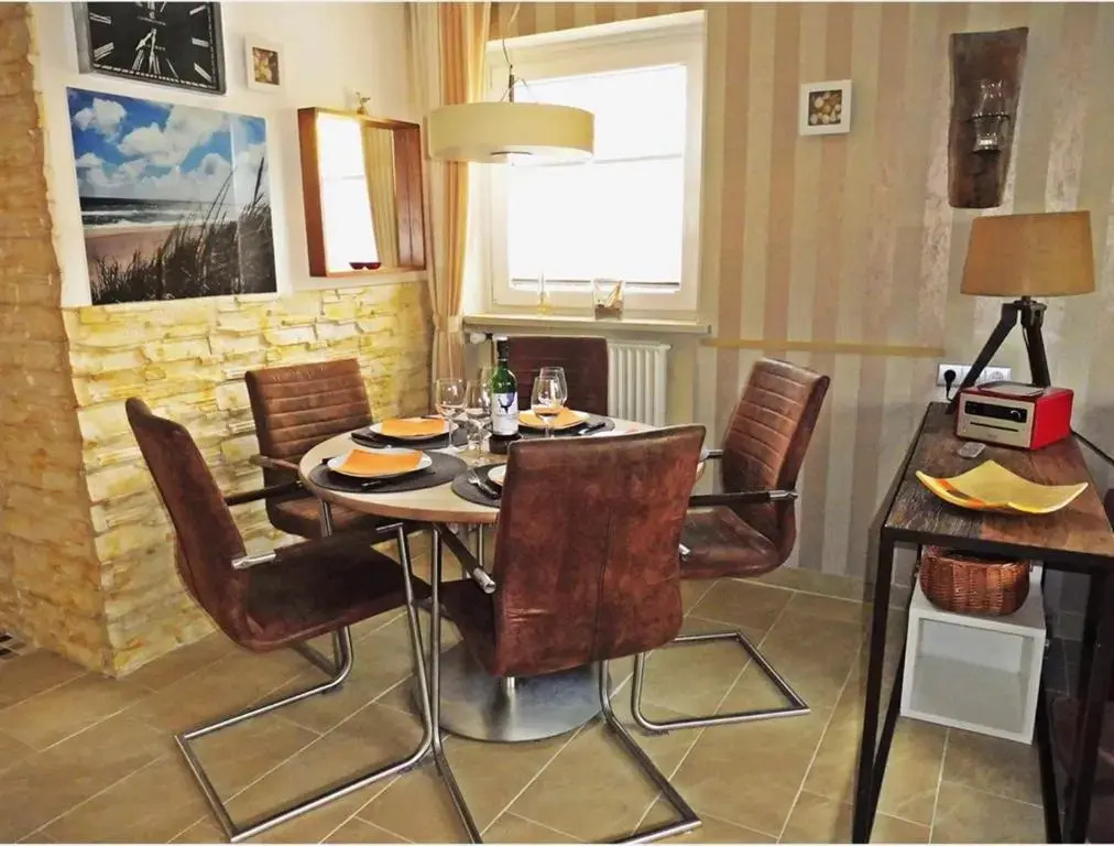 Ferienwohnung SYLTER DEICHWIESEN - 2-5 Personen / 3 Schlafzimmer / Terrasse