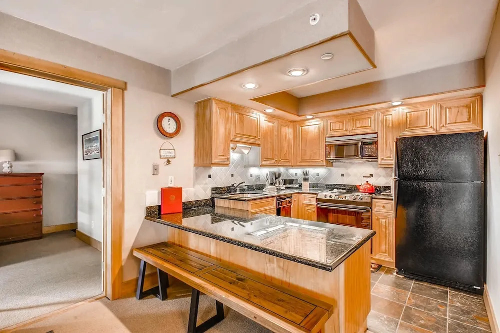 Westwind 208l 1BD 1BA Gold Condo