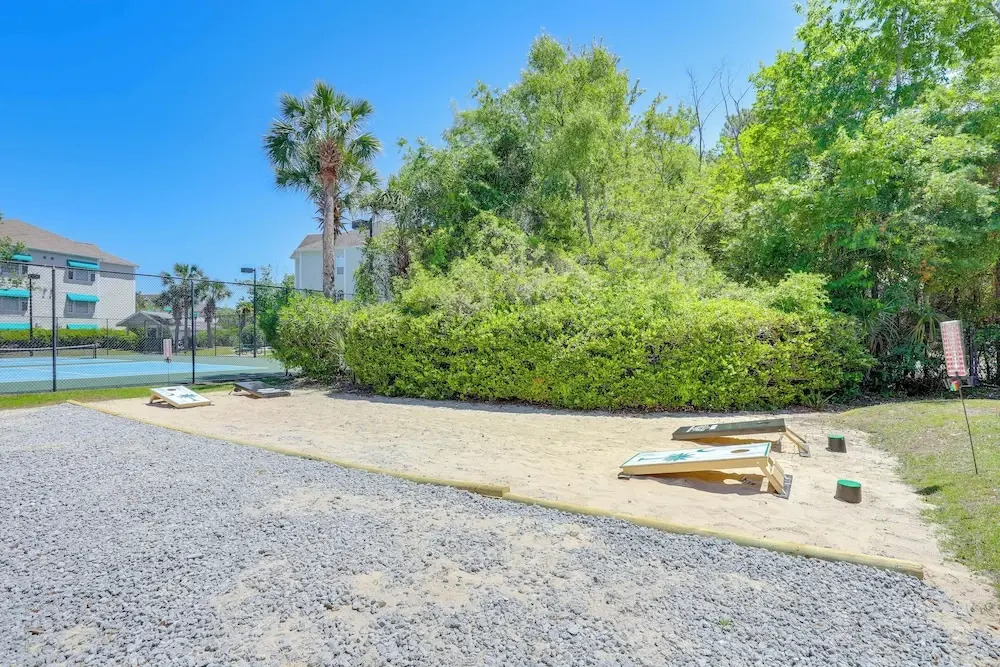< 2 Mi to Beach: Savannah Shores Resort Condo!