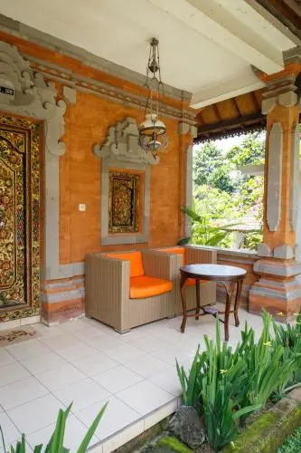 White House Central Ubud