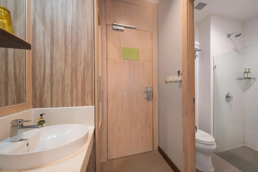 iCheck inn Gems Center Silom