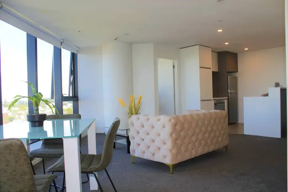 Sunny, Spacious And Magnificent Sea Views!
