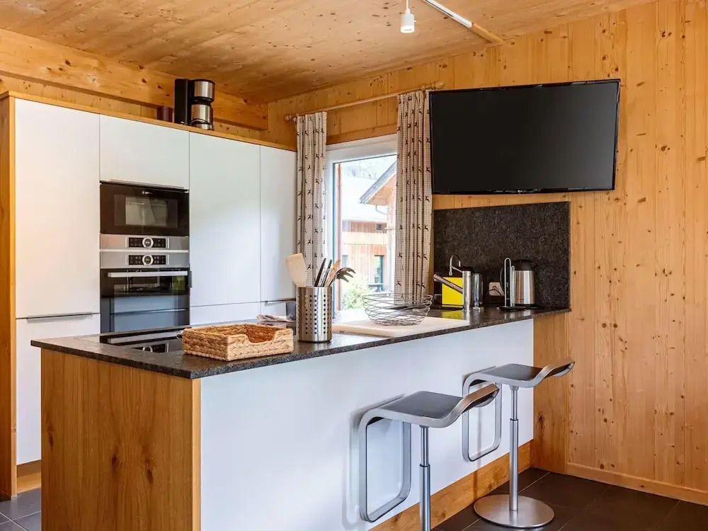 Luxurious Chalet in Sankt Georgen ob Murau with Hot Tub