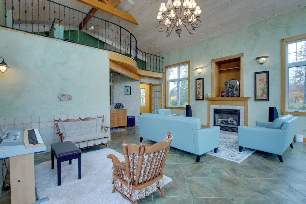 Lakefront Algoma Home w/ Deck, Grill & Fireplace