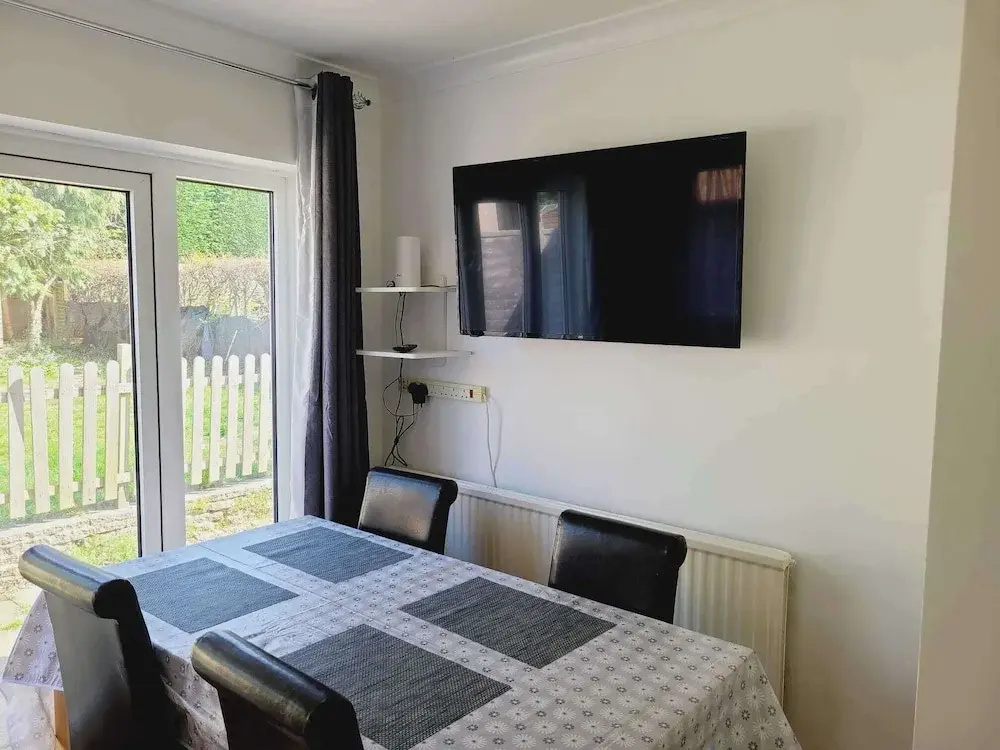 Rusper Retreat - Spacious Home Near Gatwick