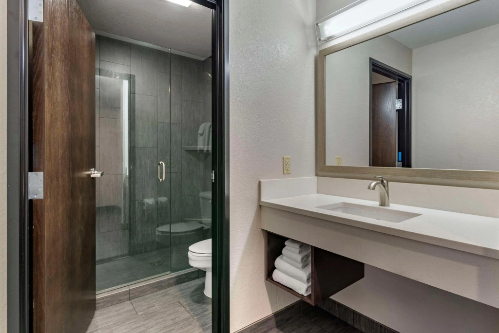 Comfort Inn & Suites Tualatin - Lake Oswego South
