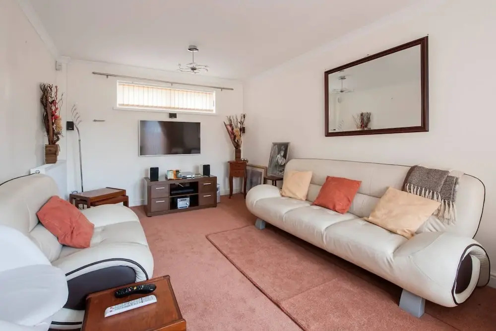 Family House Close to City Centre