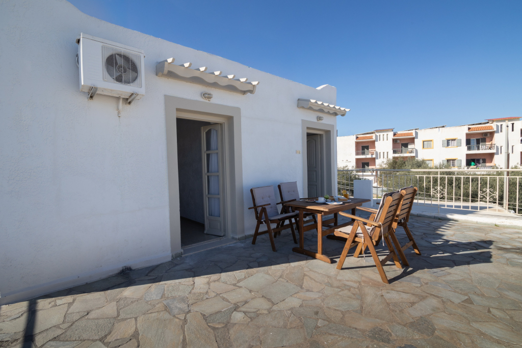 Hesperia Apartments by Estia