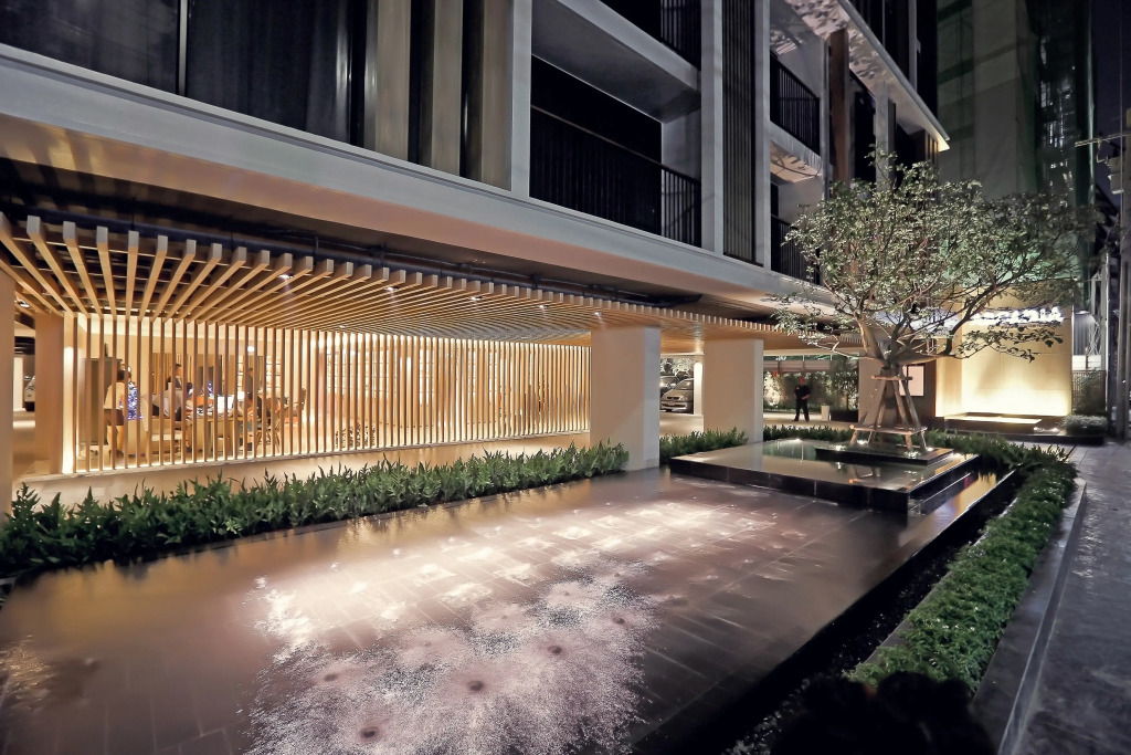 Arcadia Suites Ploenchit Bangkok