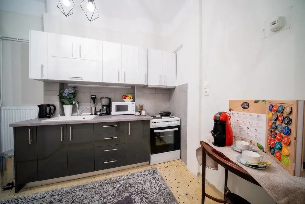 Acropolis Deluxe Apt Must