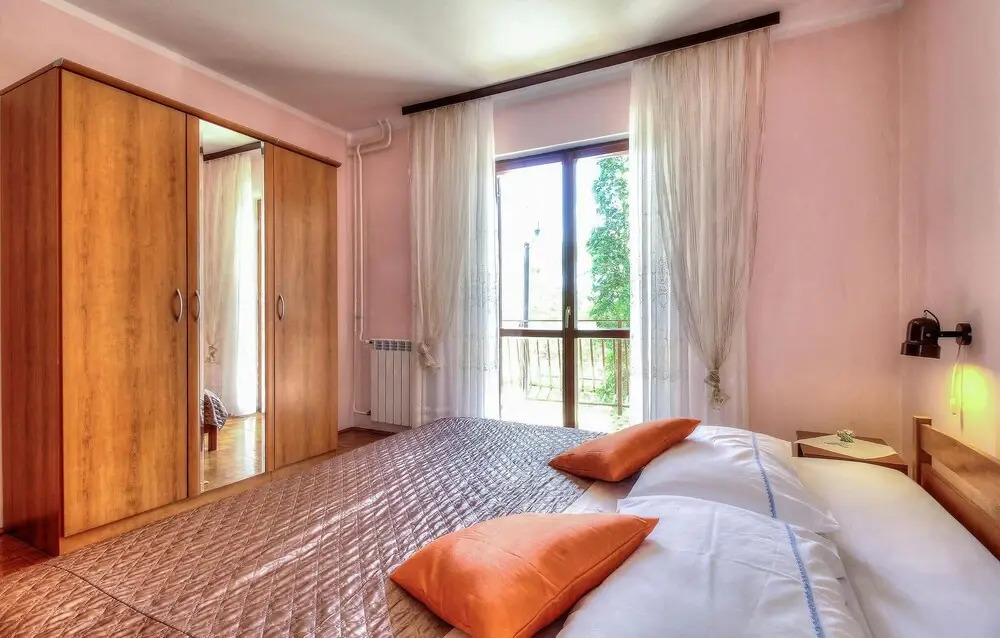 Stunning Home in Porec With Wifi and 2 Bedrooms