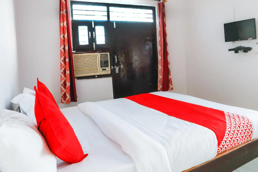 OYO 68697 Hindon Residency
