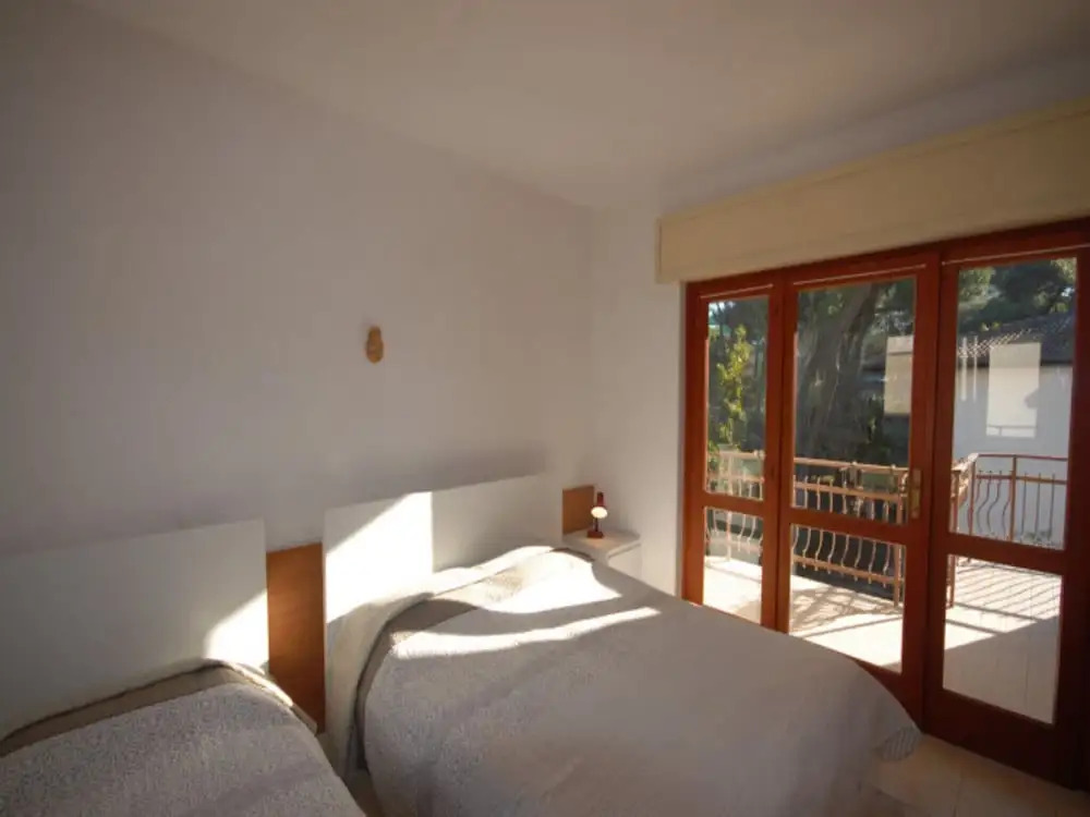 Spacious House With Garden