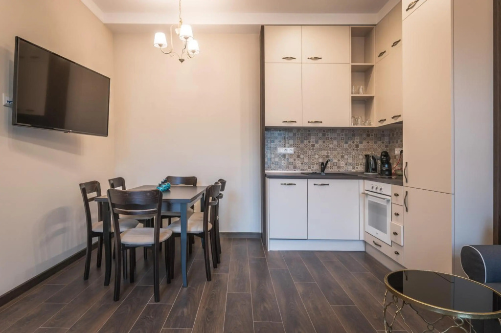 1001 Nights ~ in a Beautiful Two-Bedroom Apartment