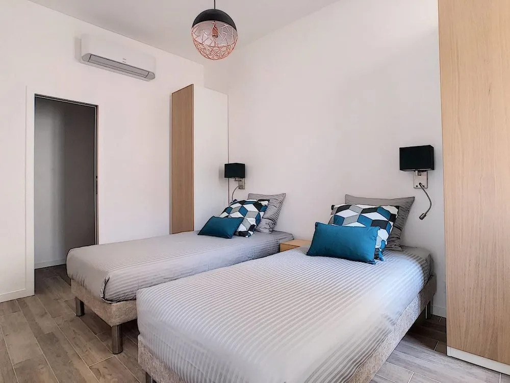 Superb Apart 6 People in the Heart of Cannes T32