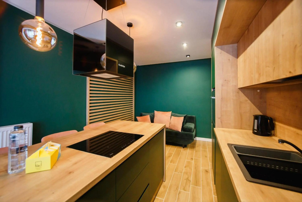 Green Velvet City Retreat