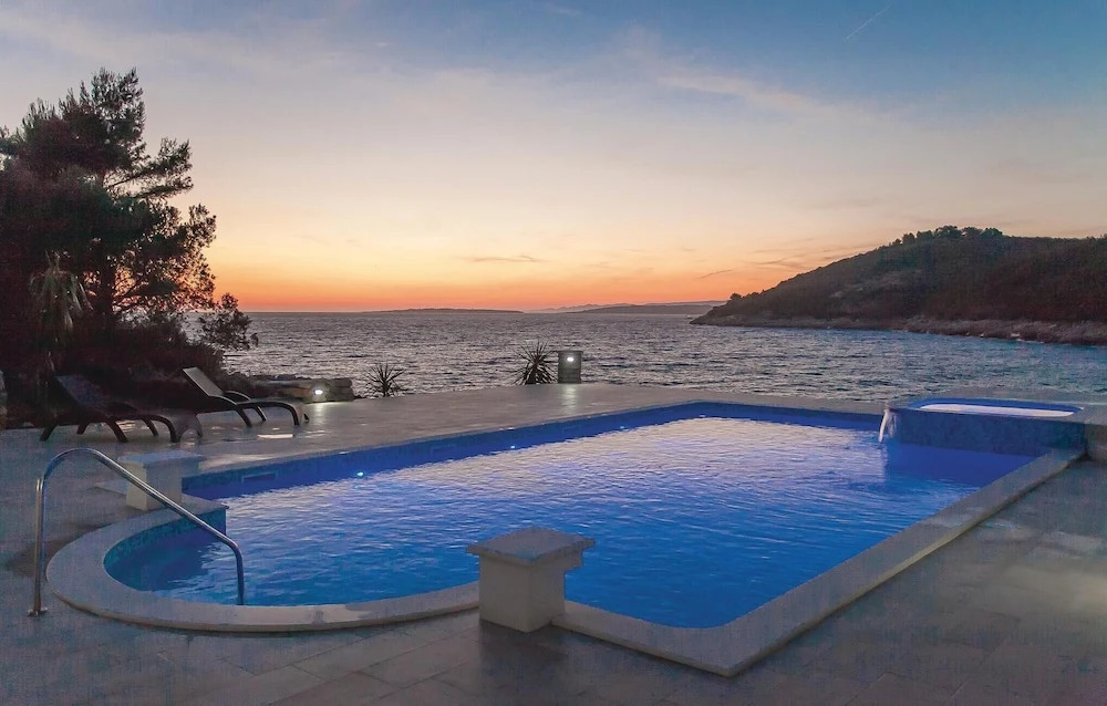 Amazing Home in Poplat With Wifi and 2 Bedrooms