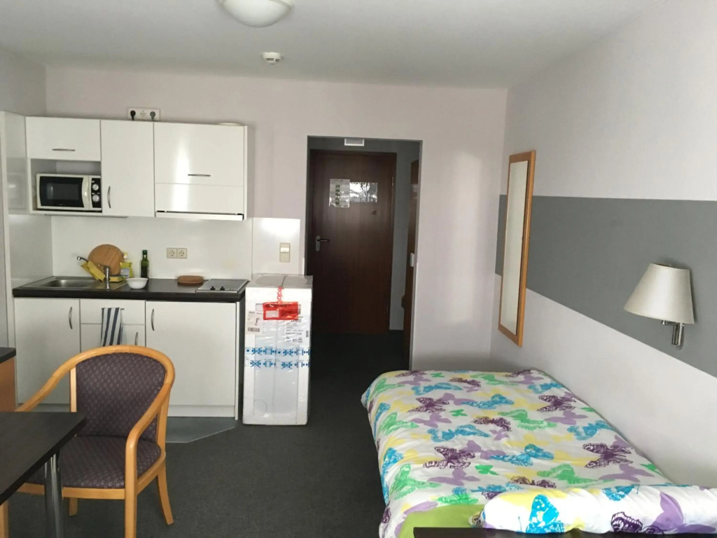 Business apartment in 3 star hotel Daimler Nah