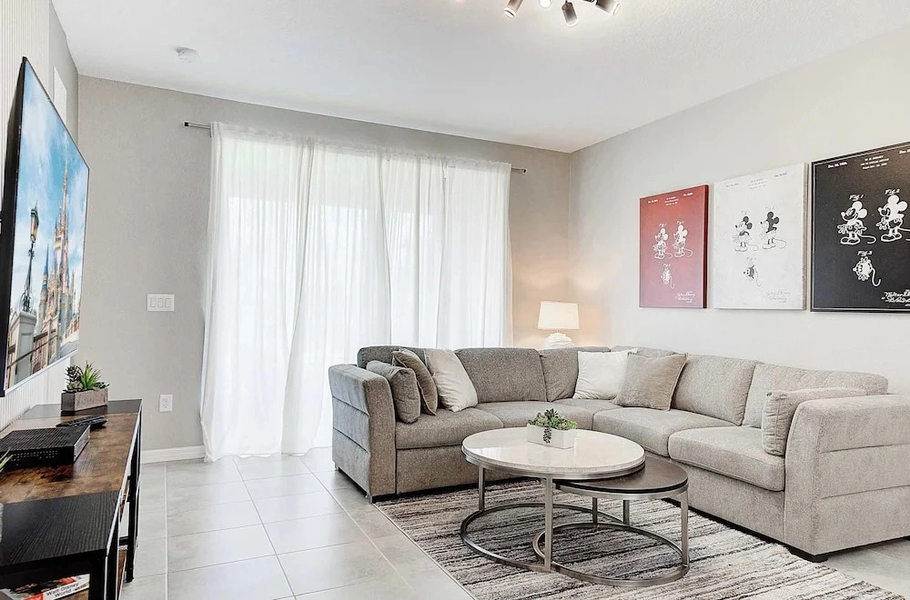 Luxury Apartment Near Clubhouse & Resort Pool