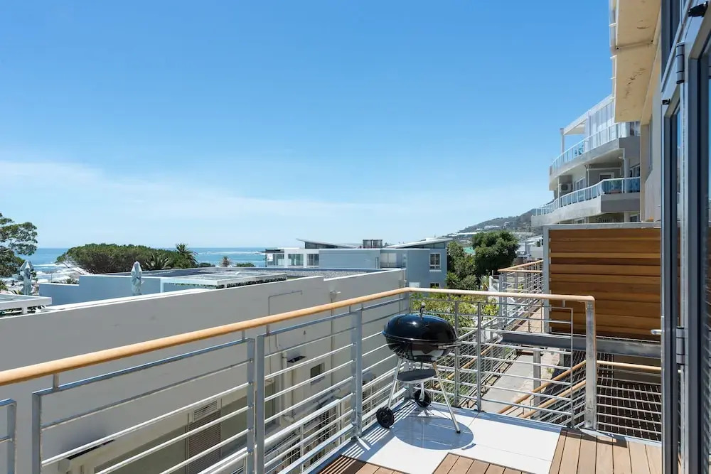 Caprice Court 7