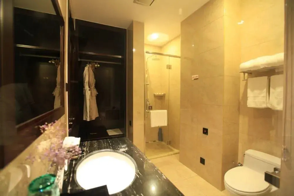 Liangchen Meijing Hotel