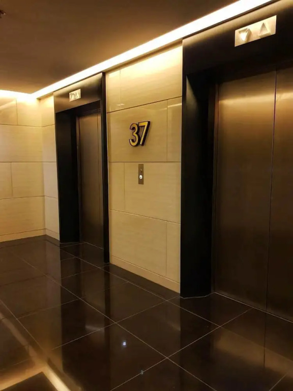 One Bedroom Balcony With Great Location and Value