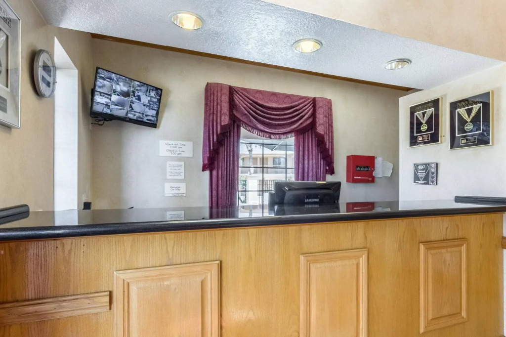 Econo Lodge Inn & Suites Corpus Christi