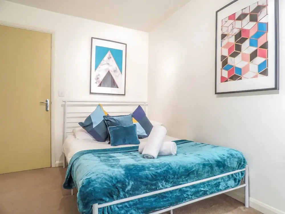 Tudors Esuites Skyline City Apartment