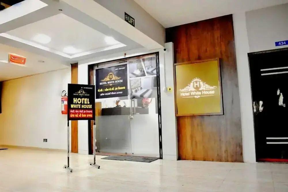 Hotel White House