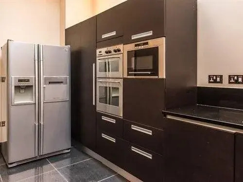 Shelton House Apartment