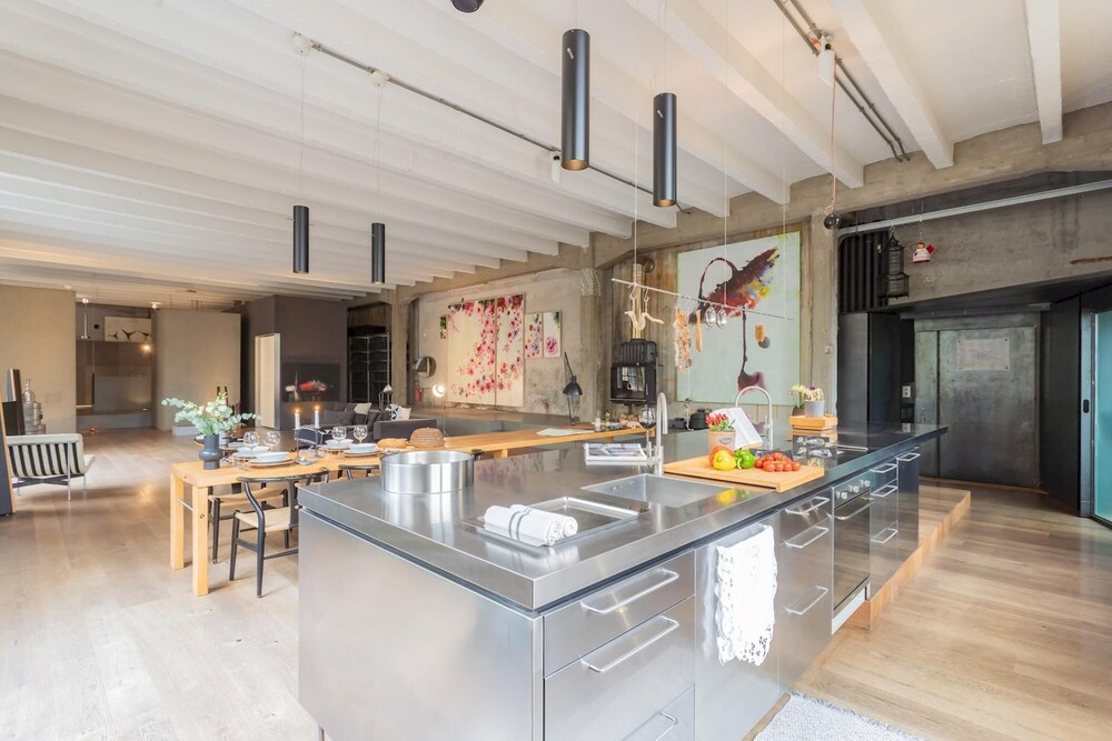 Design Loft With Private Parking by Rent all Como