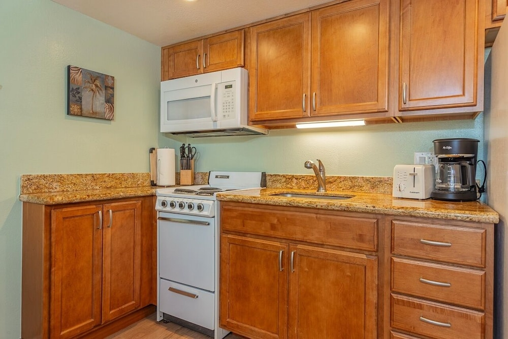 Royal Kahana 217 Condo