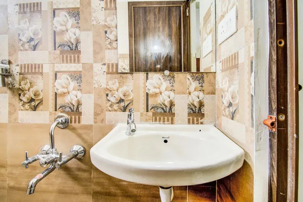 FabExpress The Grand Renato Suites