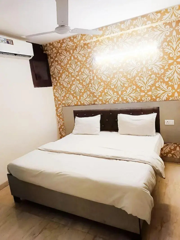 Roomshala 118 Hotel Acclaim 7 sky