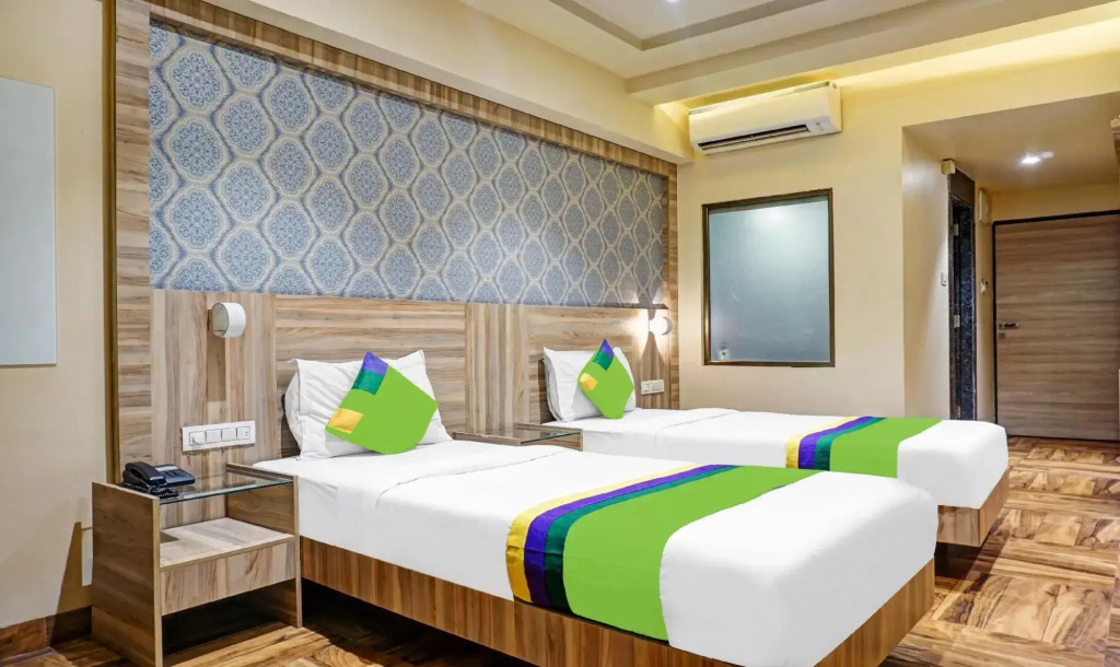 Classic Square by OYO Rooms