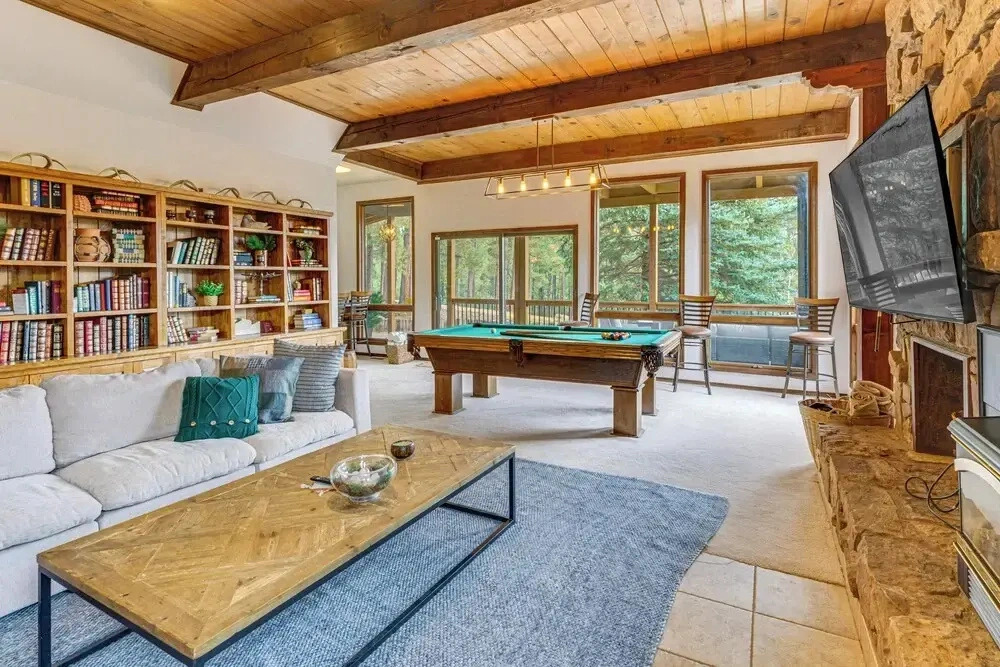Luxury Home w/ Hot Tub & Mtn Views in Angel Fire