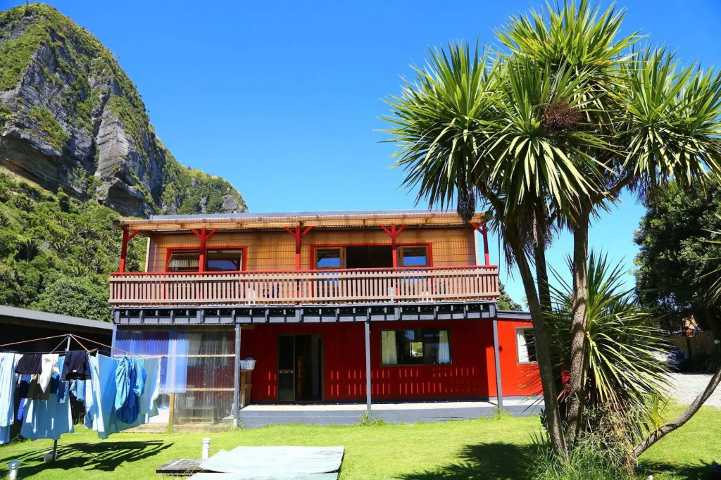 Te Hui House
