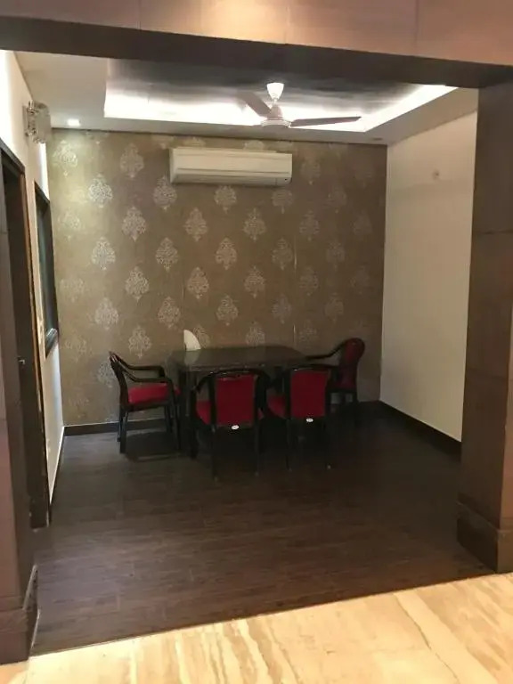Spacious 3bhk apartment!