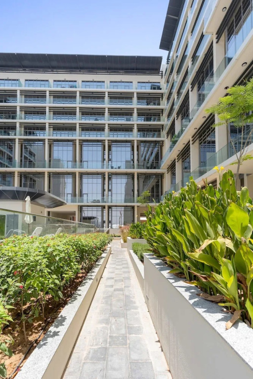 Silkhaus Deluxe 1BR in Masdar City at Oasis