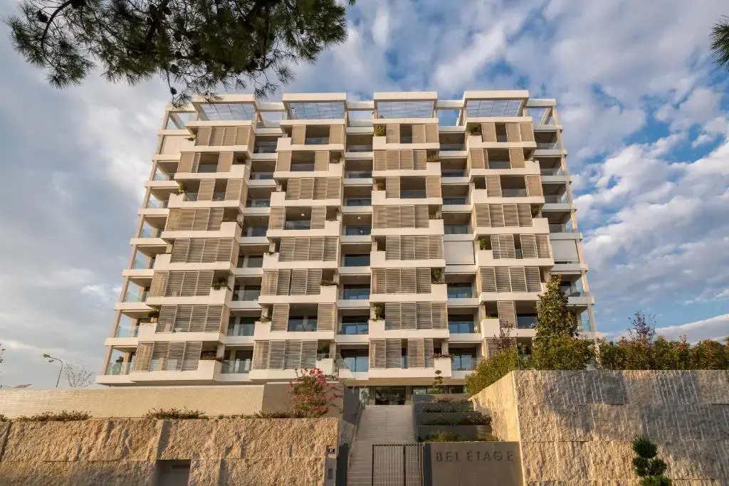 The Majestic Bel Etage Upscale Apartment with Pool