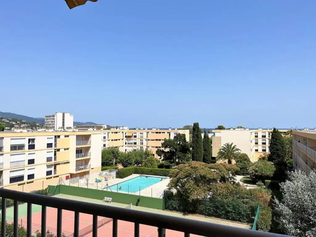 Appartement Le Lavandou, 3 pièces, 6 personnes - FR-1-251-355