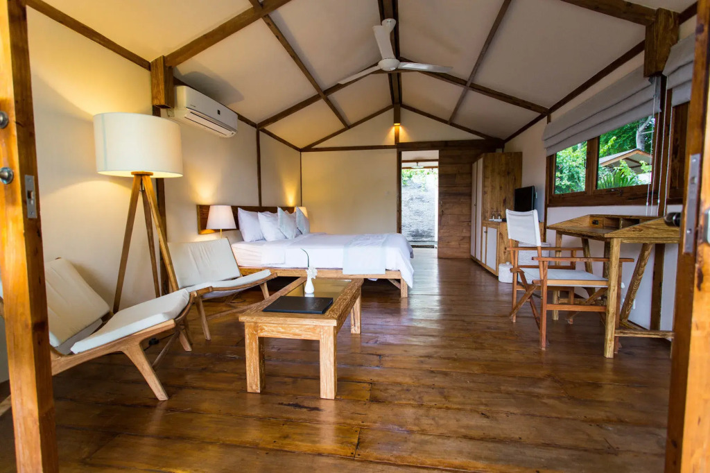 Gili Teak Beach Front Resort