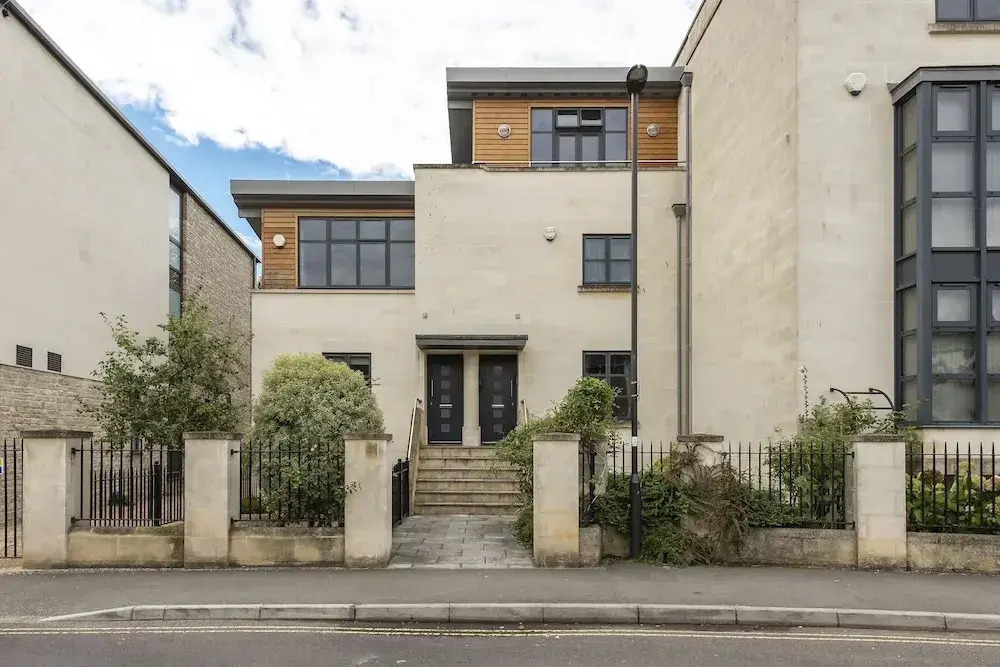 Riverside Home with Private Parking