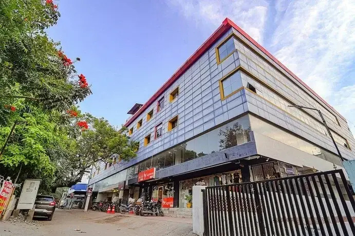 Fabhotel Skyry I